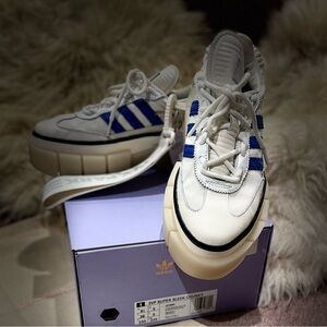 Adidas Ivy Park Super Sleek Chunky Brand New! Size 6.5 US Women